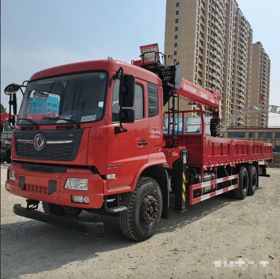 東風(fēng)玉柴12噸隨車(chē)吊 支持分期全國(guó)包送車(chē)